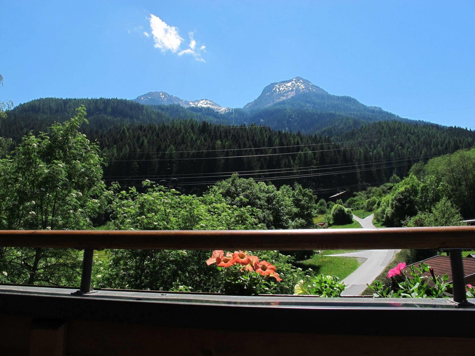 Pension Kristall Bramberg am Wildkogel Dış mekan fotoğraf